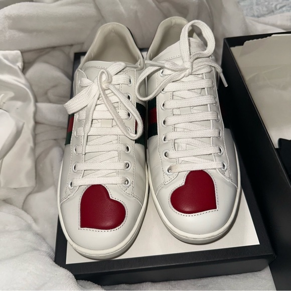 Gucci White Sneakers with Red Heart Accents - Picture 2 of 13